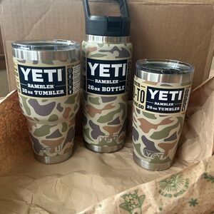 Yeti limited addition Camo Tumbler and Bottle Set